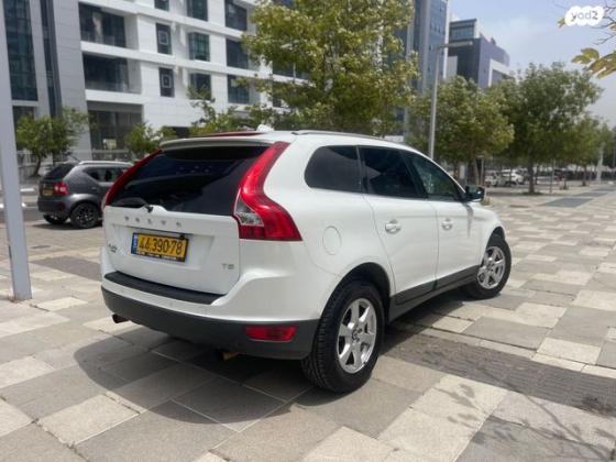 וולוו XC60 T5 Kinetic סטיישן אוט' 2.0 (240 כ"ס) בנזין 2013 למכירה בחולון