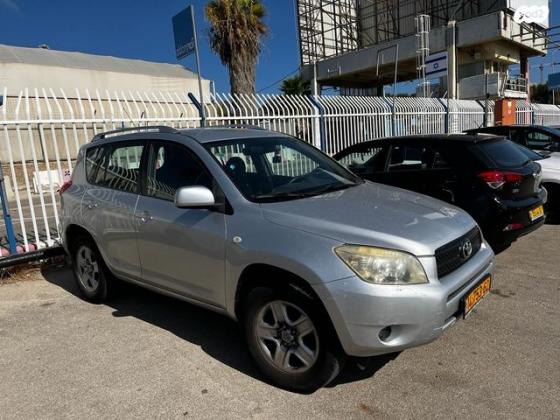 טויוטה RAV4 ארוך 4X4 GLI אוט' 2.0 (152 כ''ס) בנזין 2007 למכירה בכפר סבא