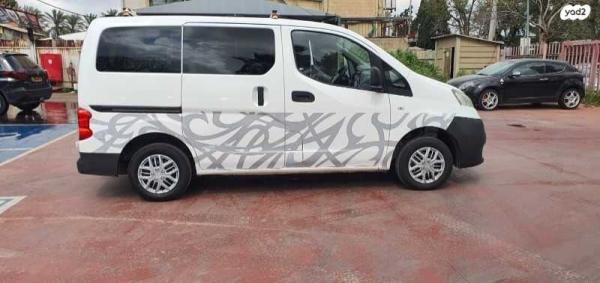 ניסאן NV200 Upper ידני דיזל 5 מק' 1.5 (90 כ''ס) דיזל 2015 למכירה בראשון לציון