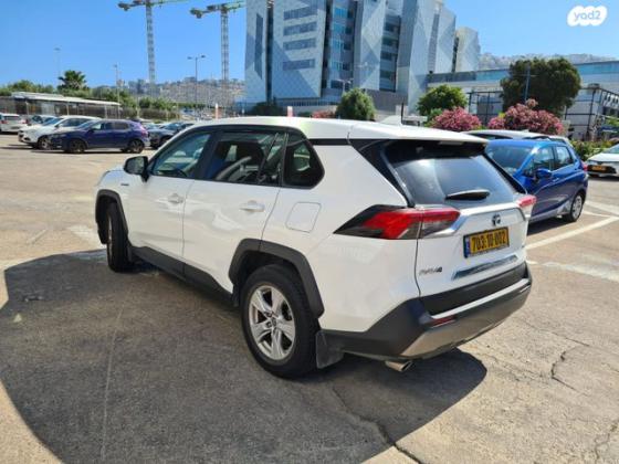 טויוטה RAV4 הייבריד E-xperience הייבריד 5 דל' אוט' 2.5 (178 כ''ס) בנזין 2021 למכירה בחיפה