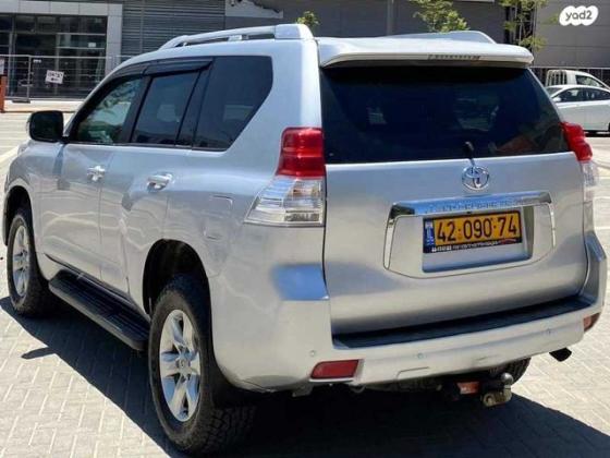 טויוטה לנד קרוזר ארוך 4X4 Luxury 60th אוט' דיזל 7 מק' 3.0 (190 כ''ס) דיזל 2011 למכירה בנתניה