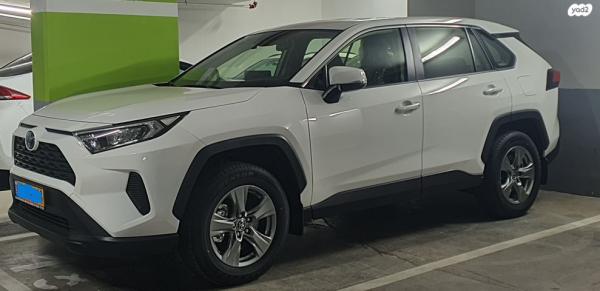 טויוטה RAV4 הייבריד E-volve הייבריד אוט' 2.5 (178 כ''ס) בנזין 2023 למכירה בראשון לציון