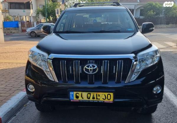 טויוטה לנד קרוזר ארוך 4X4 Luxury אוט' דיזל 7 מק' 3.0 (190 כ''ס) דיזל 2014 למכירה במזכרת בתיה