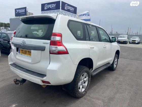 טויוטה לנד קרוזר ארוך 4X4 Luxury אוט' דיזל 7 מק' 2.8 (177 כ"ס) דיזל 2017 למכירה בחיפה