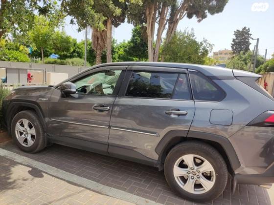 טויוטה RAV4 הייבריד E-xperience הייבריד 5 דל' אוט' 2.5 (178 כ''ס) בנזין 2019 למכירה בנתניה