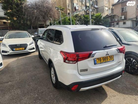 מיצובישי אאוטלנדר Instyle אוט' 7 מק' 2.0 (150 כ"ס) בנזין 2016 למכירה ברמת גן