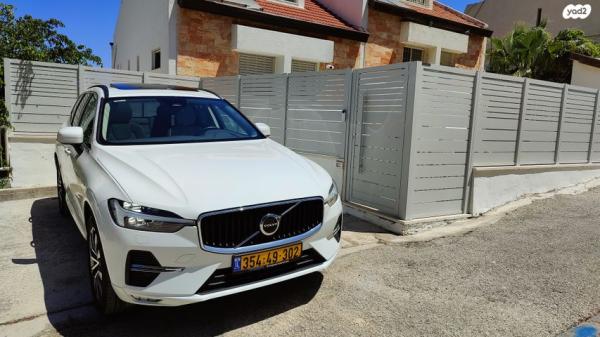 וולוו XC60 B5 Momentum אוט' 2.0 (250 כ''ס) בנזין 2021 למכירה בחיפה