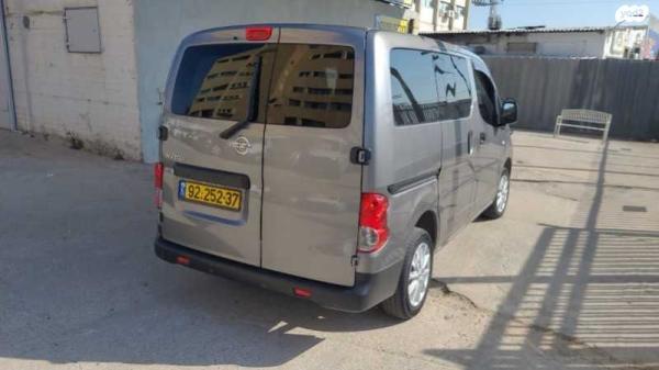 ניסאן NV200 Combi ידני דיזל 5 מק' 1.5 (90 כ''ס) דיזל 2017 למכירה בראש העין