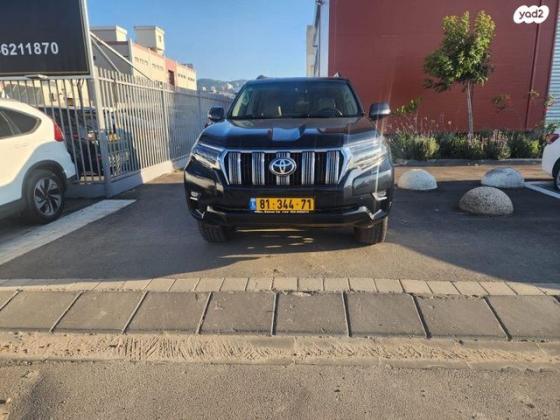 טויוטה לנד קרוזר ארוך 4X4 Luxury אוט' דיזל 7 מק' 3.0 (173 כ''ס) דיזל 2010 למכירה בחיפה