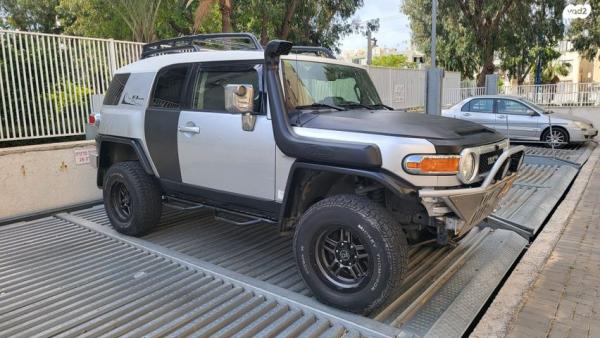 טויוטה FJ קרוזר 4X4 אוט' 4.0 (260 כ''ס) בנזין 2007 למכירה באשדוד