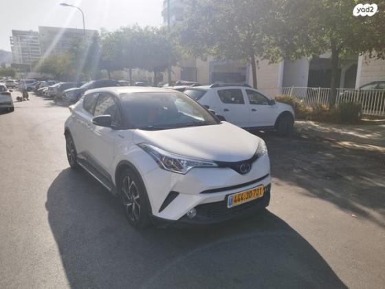 טויוטה C-HR Chic הייבריד אוט' 1.8 (98 כ"ס) בנזין 2018 למכירה בטירת כרמל