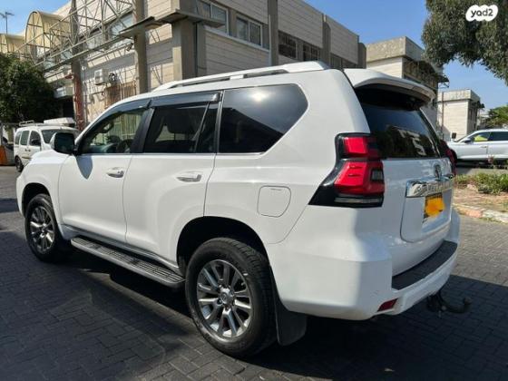 טויוטה לנד קרוזר ארוך 4X4 Limited אוט' דיזל 7 מק' 2.8 (177 כ"ס) דיזל 2019 למכירה בחולון