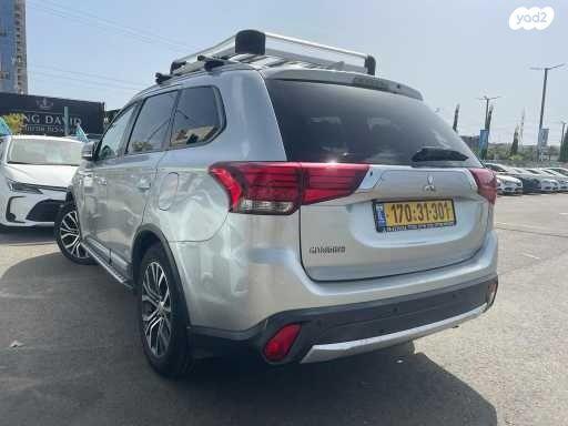 מיצובישי אאוטלנדר Instyle אוט' 7 מק' 2.0 (150 כ"ס) בנזין 2018 למכירה בראשון לציון