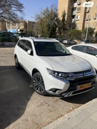 מיצובישי אאוטלנדר Premium אוט' 7 מק' 2.0 (150 כ''ס) בנזין 2020 למכירה בבאר שבע