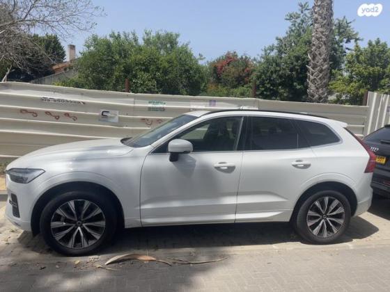 וולוו XC60 B5 Momentum אוט' 2.0 (250 כ''ס) בנזין 2022 למכירה בכפר שמריהו