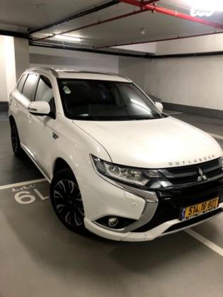 מיצובישי אאוטלנדר PHEV 4X4 Luxury הייבריד אוט' 5 מק' 2.0 (121 כ"ס) היברידי חשמל / בנזין 2018 למכירה בתל אביב יפו