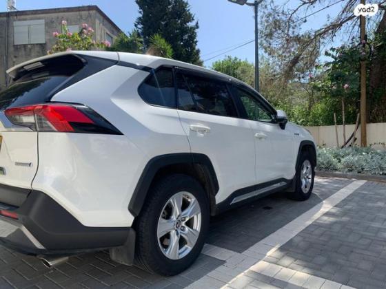 טויוטה RAV4 הייבריד E-xperience הייבריד 5 דל' אוט' 2.5 (178 כ''ס) בנזין 2021 למכירה בחיפה