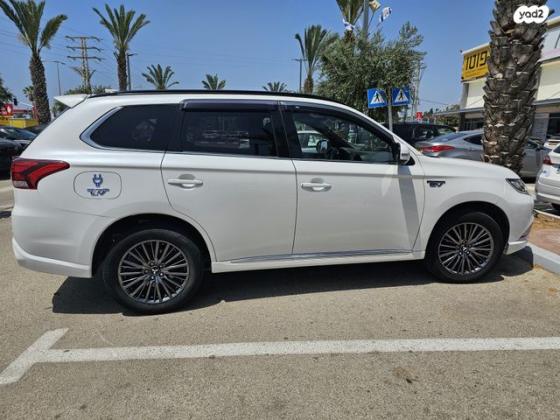 מיצובישי אאוטלנדר PHEV 4X4 S. Edition הייבריד אוט' 5 מק' 2.4 (135 כ''ס) היברידי חשמל / בנזין 2020 למכירה בנהריה