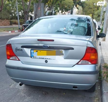 פורד פוקוס LX סדאן אוט' 1.6 (102 כ''ס) בנזין 2005 למכירה בכפר סבא