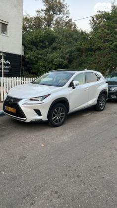 לקסוס NX NX300 Luxury אוט' 2.0 (238 כ''ס) בנזין 2019 למכירה בחיפה