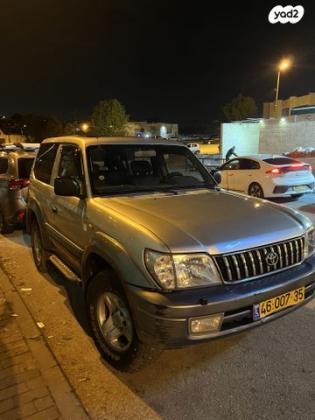 טויוטה לנד קרוזר פרדו קצר 4X4 Luxury אוט' דיזל 3.0 (163 כ''ס) דיזל 2002 למכירה במעלה אדומים