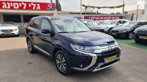 מיצובישי אאוטלנדר Premium אוט' 7 מק' 2.0 (150 כ''ס) בנזין 2019 למכירה בכפר סבא