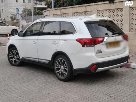 מיצובישי אאוטלנדר Premium אוט' 7 מק' 2.0 (150 כ''ס) בנזין 2018 למכירה ברחובות