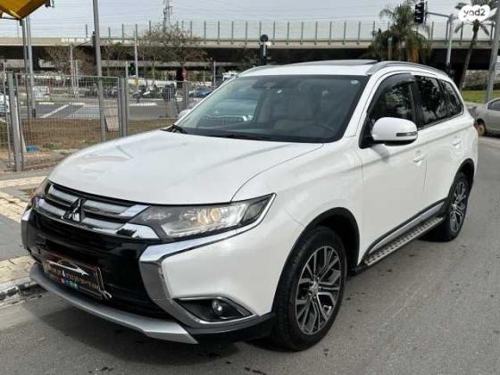 מיצובישי אאוטלנדר Premium אוט' 7 מק' 2.0 (150 כ''ס) בנזין 2017 למכירה בתל אביב יפו