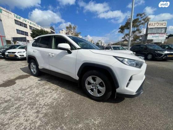 טויוטה RAV4 ארוך 4X4 Explore אוט' 2.0 (175 כ''ס) בנזין 2020 למכירה בראשון לציון