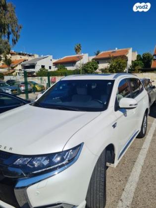 מיצובישי אאוטלנדר PHEV 4X4 Luxury הייבריד אוט' 5 מק' 2.4 (135 כ''ס) היברידי חשמל / בנזין 2021 למכירה בפתח תקווה