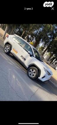 טויוטה RAV4 הייבריד E-xperience הייבריד 5 דל' אוט' 2.5 (178 כ''ס) בנזין 2022 למכירה בראשון לציון