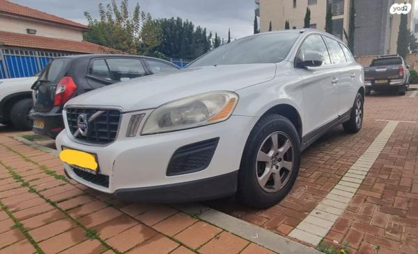 וולוו XC60 Kinetic סטיישן אוט' 2.0 (203 כ"ס) בנזין 2011 למכירה בנס ציונה