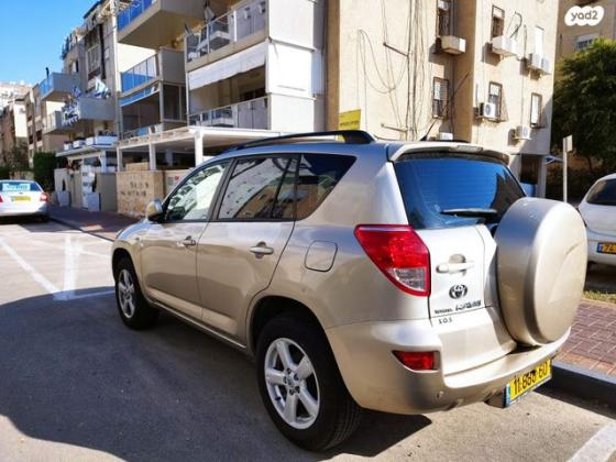 טויוטה RAV4 ארוך 4X4 Premium אוט' 2.0 (152 כ''ס) בנזין 2007 למכירה בקרית ביאליק