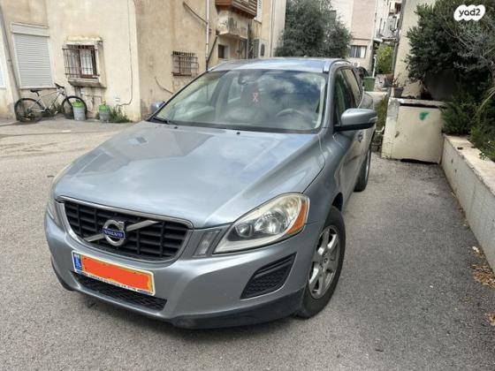 וולוו XC60 T5 Kinetic סטיישן אוט' 2.0 (240 כ"ס) בנזין 2013 למכירה באעבלין