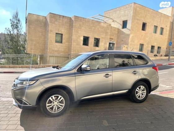 מיצובישי אאוטלנדר Premium אוט' 7 מק' 2.0 (150 כ''ס) בנזין 2015 למכירה בירושלים