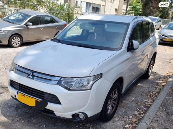 מיצובישי אאוטלנדר Instyle אוט' 7 מק' 2.0 (150 כ"ס) בנזין 2015 למכירה בחיפה