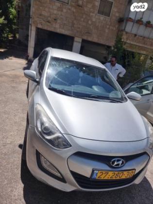 יונדאי i30 Inspire סטיישן אוט' 1.6 (135 כ"ס) בנזין 2014 למכירה בגבעת יערים