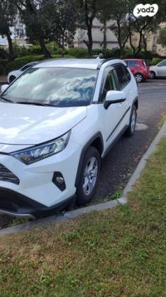 טויוטה RAV4 ארוך 4X2 Experience אוט' 2.0 (175 כ''ס) בנזין 2019 למכירה בחיפה