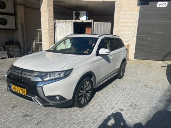 מיצובישי אאוטלנדר Instyle אוט' 7 מק' 2.0 (150 כ"ס) בנזין 2018 למכירה בירושלים