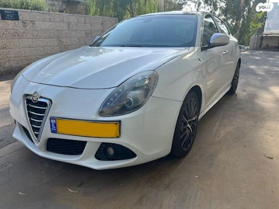 אלפא רומיאו ג'ולייטה תלתן ירוק Quadrifoglio ידני 1.7 (230 כ''ס) בנזין 2013 למכירה בירושלים