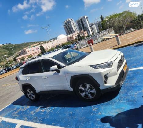 טויוטה RAV4 הייבריד E-xperience הייבריד 5 דל' אוט' 2.5 (178 כ''ס) בנזין 2019 למכירה בחיפה