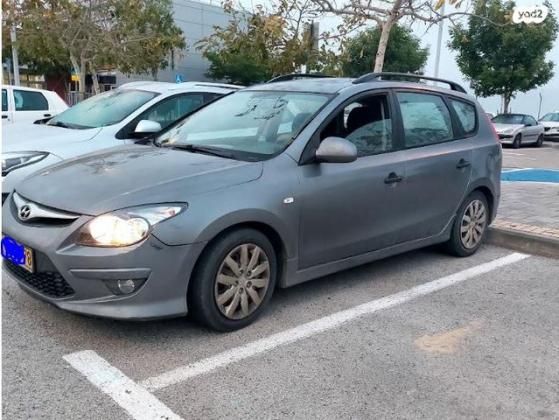 יונדאי i30CW Inspire סטיישן אוט' 1.6 (126 כ''ס) בנזין 2012 למכירה במגדל העמק