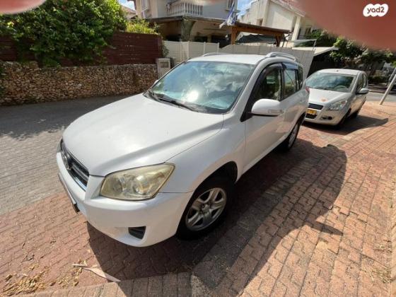 טויוטה RAV4 ארוך 4X4 GLI אוט' 2.0 (158 כ''ס) בנזין 2009 למכירה בראש העין