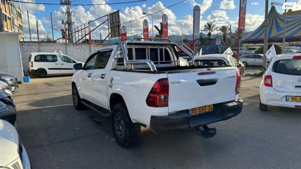 טויוטה היילקס 4X4 4X4 Active דאבל קבינה ידני דיזל 2.4 (150 כ''ס) דיזל 2016 למכירה בחיפה