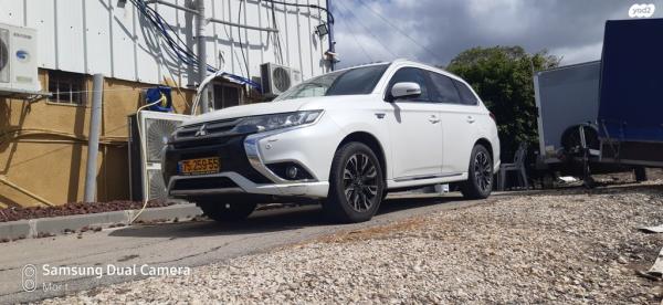 מיצובישי אאוטלנדר PHEV 4X4 Luxury הייבריד אוט' 5 מק' 2.0 (121 כ"ס) היברידי חשמל / בנזין 2017 למכירה בשוהם