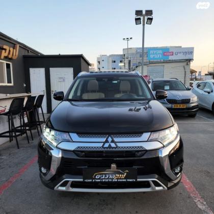 מיצובישי אאוטלנדר Premium אוט' 7 מק' 2.0 (150 כ''ס) בנזין 2019 למכירה בראשון לציון