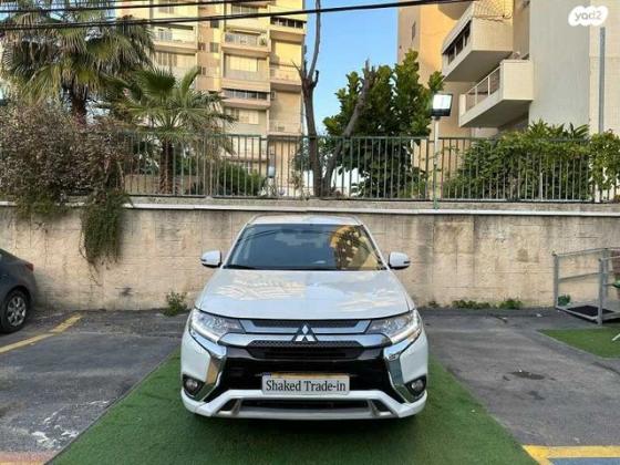 מיצובישי אאוטלנדר PHEV 4X4 Supreme הייבריד אוט' 5 מק' 2.4 (135 כ''ס) היברידי חשמל / בנזין 2020 למכירה ברמת גן