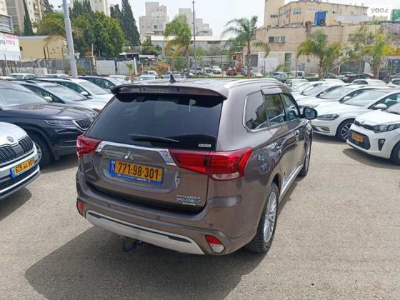 מיצובישי אאוטלנדר PHEV 4X4 Luxury הייבריד אוט' 5 מק' 2.4 (135 כ''ס) היברידי חשמל / בנזין 2019 למכירה בראשון לציון