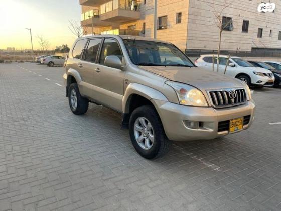 טויוטה לנד קרוזר ארוך 4X4 Luxury אוט' דיזל 8 מק' 3.0 (166 כ''ס) דיזל 2004 למכירה בבאר שבע