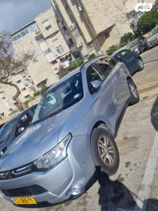 מיצובישי אאוטלנדר Instyle אוט' 7 מק' 2.0 (150 כ"ס) בנזין 2014 למכירה בירושלים